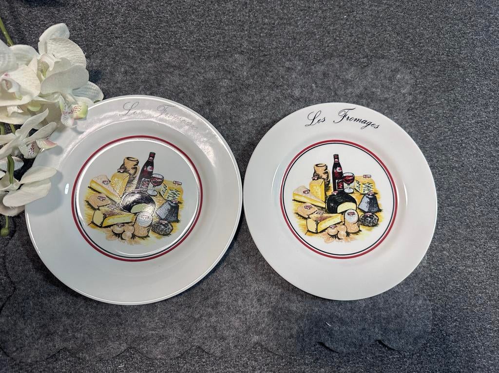Set van 2 vintage porseleinen kaasbordjes van Sandra Rich, Huis en Inrichting, Keuken | Servies, Ophalen of Verzenden, Zo goed als nieuw