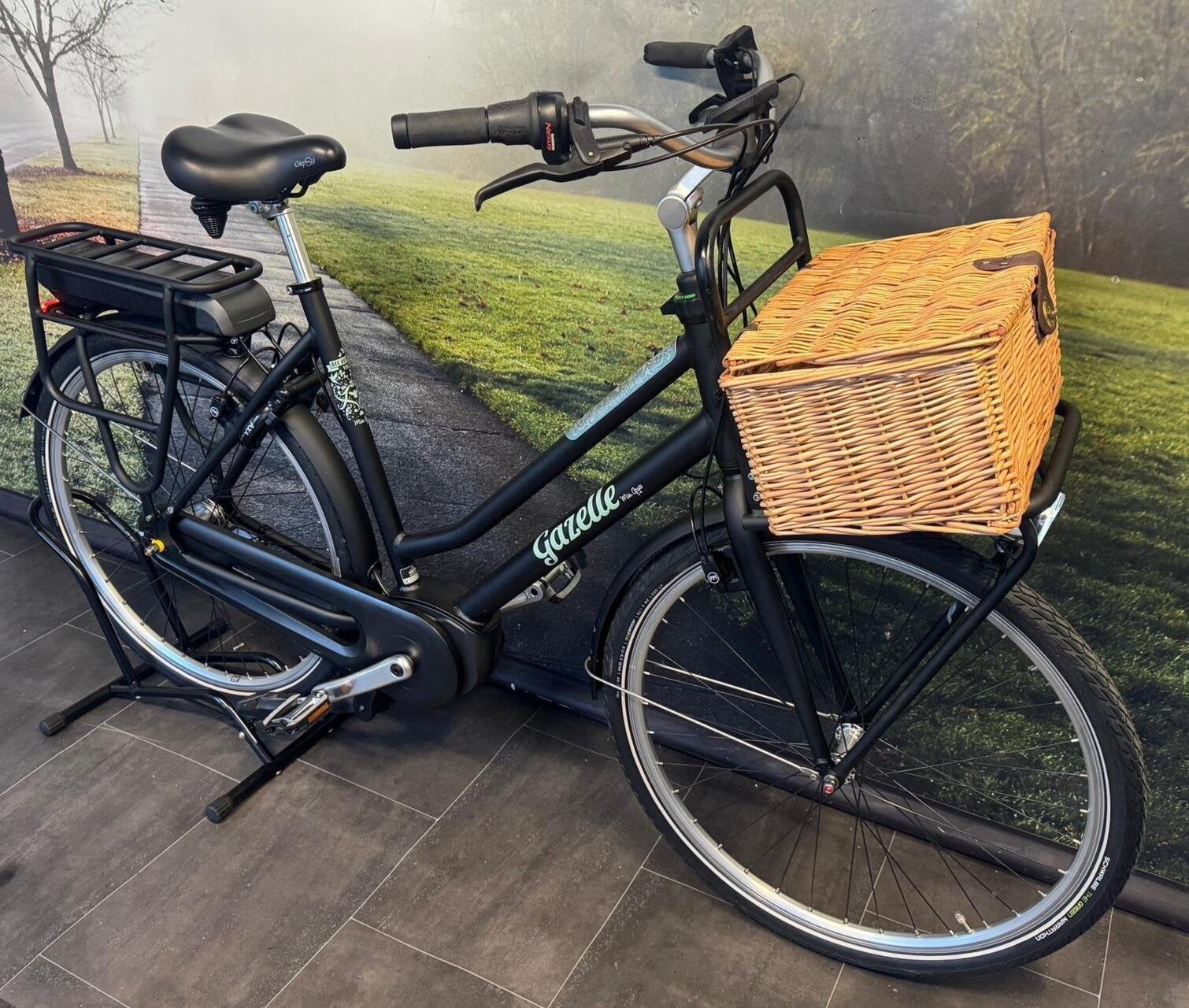 Gazelle Miss Grace C7 Electrische fiets – Bosch Middenmoto, Koninklijke Gazelle N.V., Info@gazelle.nl, Wilhelminaweg 8, 6951 BP Dieren