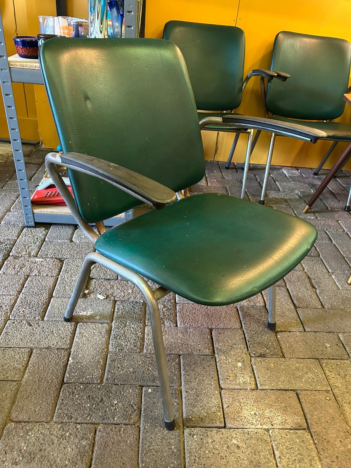 Set vintage/ industriële buisframe groene stoelen, 6 stuks, Ophalen, Huis en Inrichting