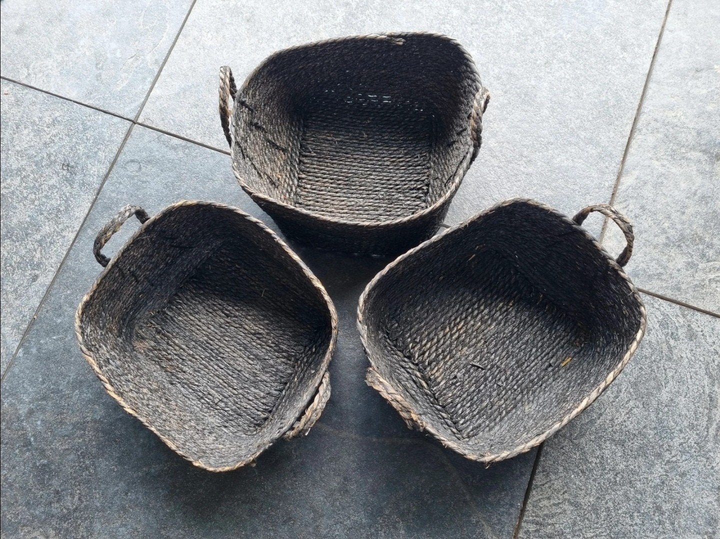 3 rieten zeegras decoratie opberg manden, Huis en Inrichting, Woonaccessoires | Schalen en Manden, Mand, Ophalen of Verzenden