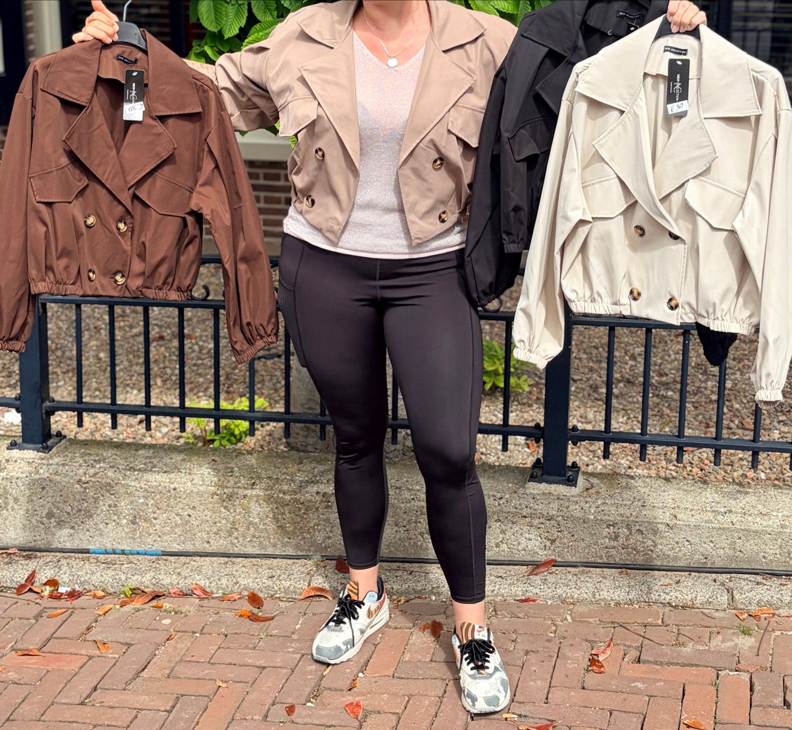 Nieuwe stijlvolle korts Trenchcoat Jasjes -  6 Kleuren, Ophalen of Verzenden, Nieuw, Maat 38/40 (M), Beige