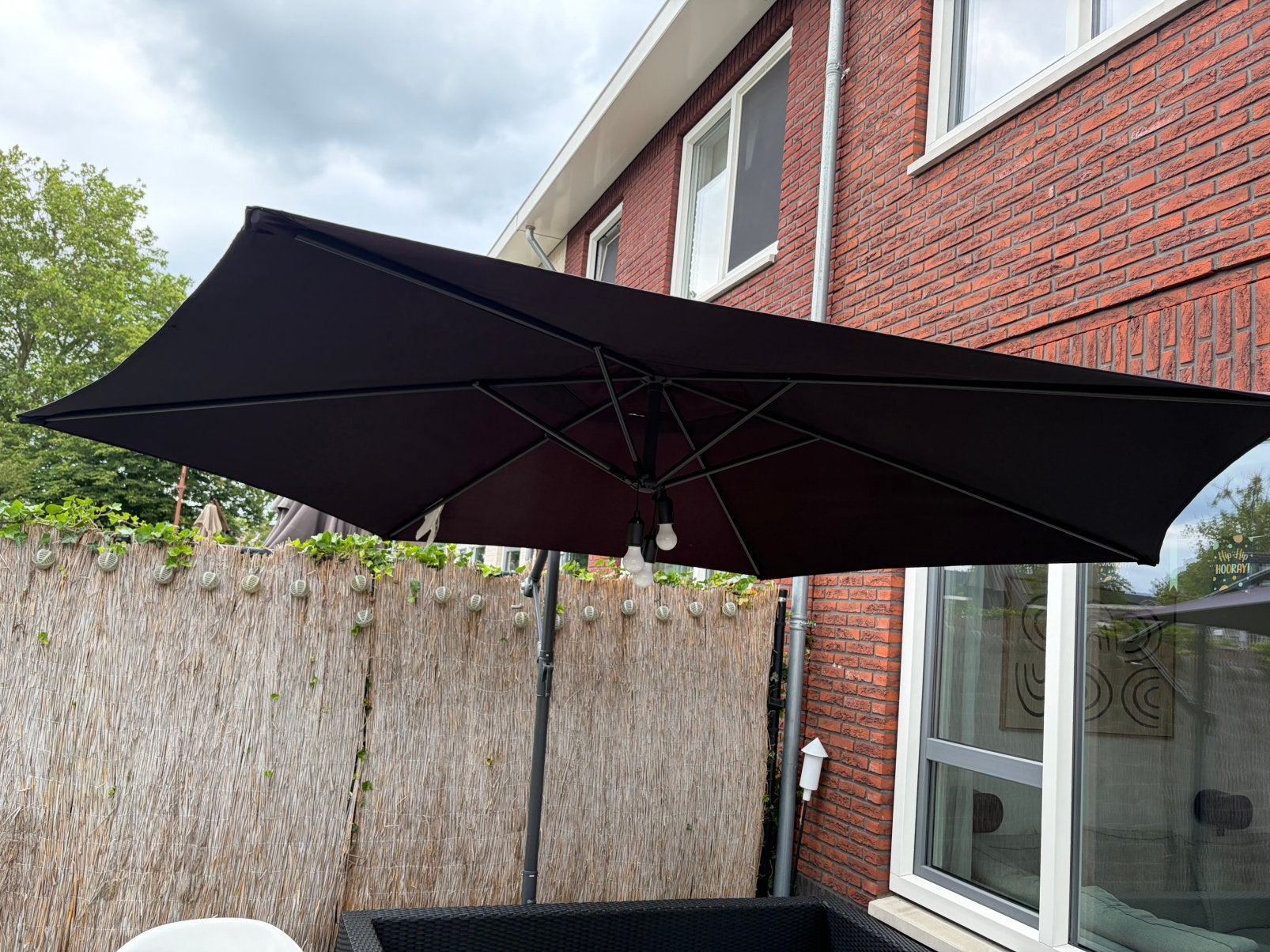 Zweefparasol incl. voet en stenen, Tuin en Terras, Parasols, Ophalen, Gebruikt, Verstelbaar, 2 tot 3 meter