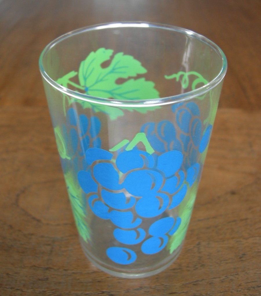 Waterglas / frisdrankglas / limonadeglas met druiventros., Verzamelen, Glas en Borrelglaasjes, Ophalen of Verzenden, Overige typen