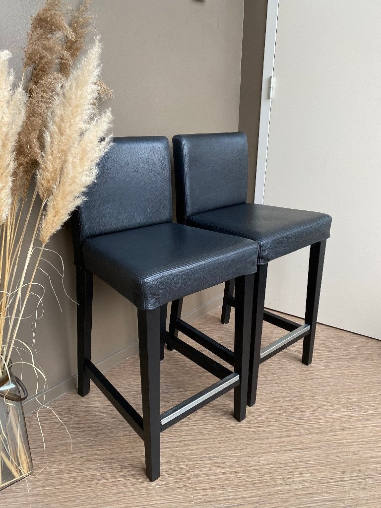 BERGMUND Ikea Barkrukken, Huis en Inrichting, Barkrukken, Gebruikt, 60 tot 90 cm, Hout, Leer, 2 krukken, Ophalen