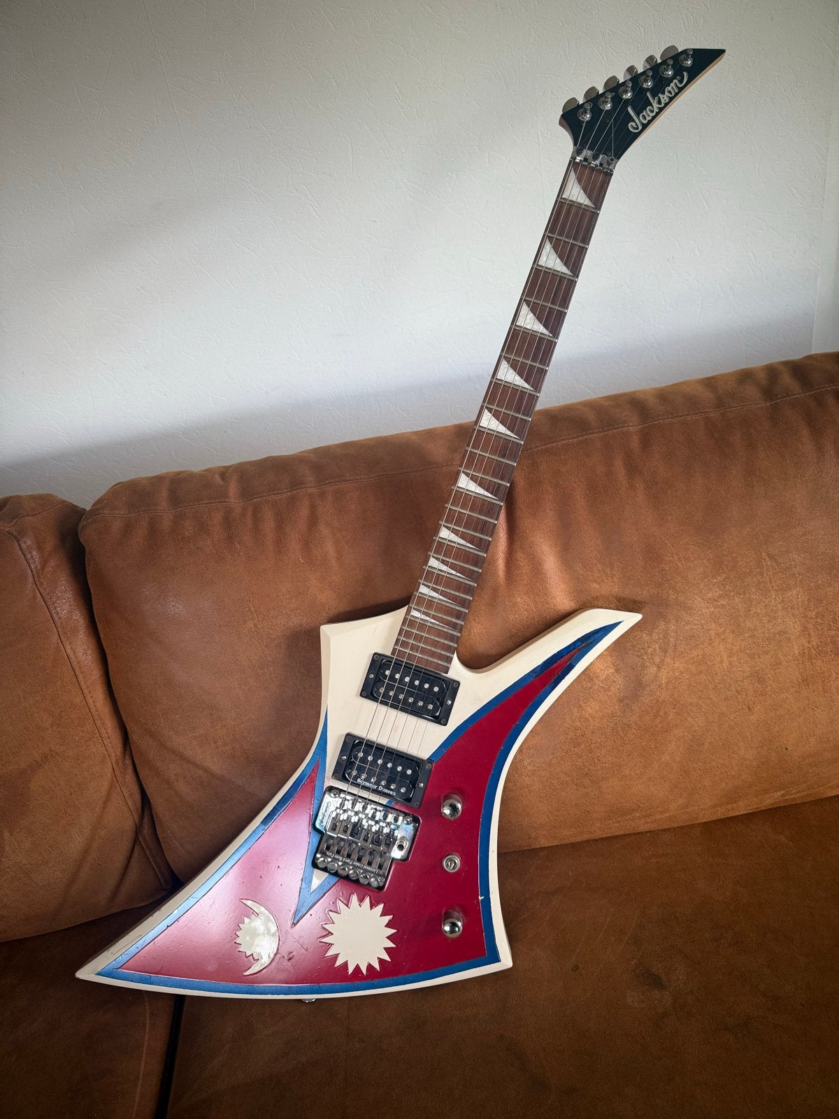 Jackson JS32 gitaar met Nepalese vlag beschildering, Ophalen, Gebruikt, Solid body, Overige merken