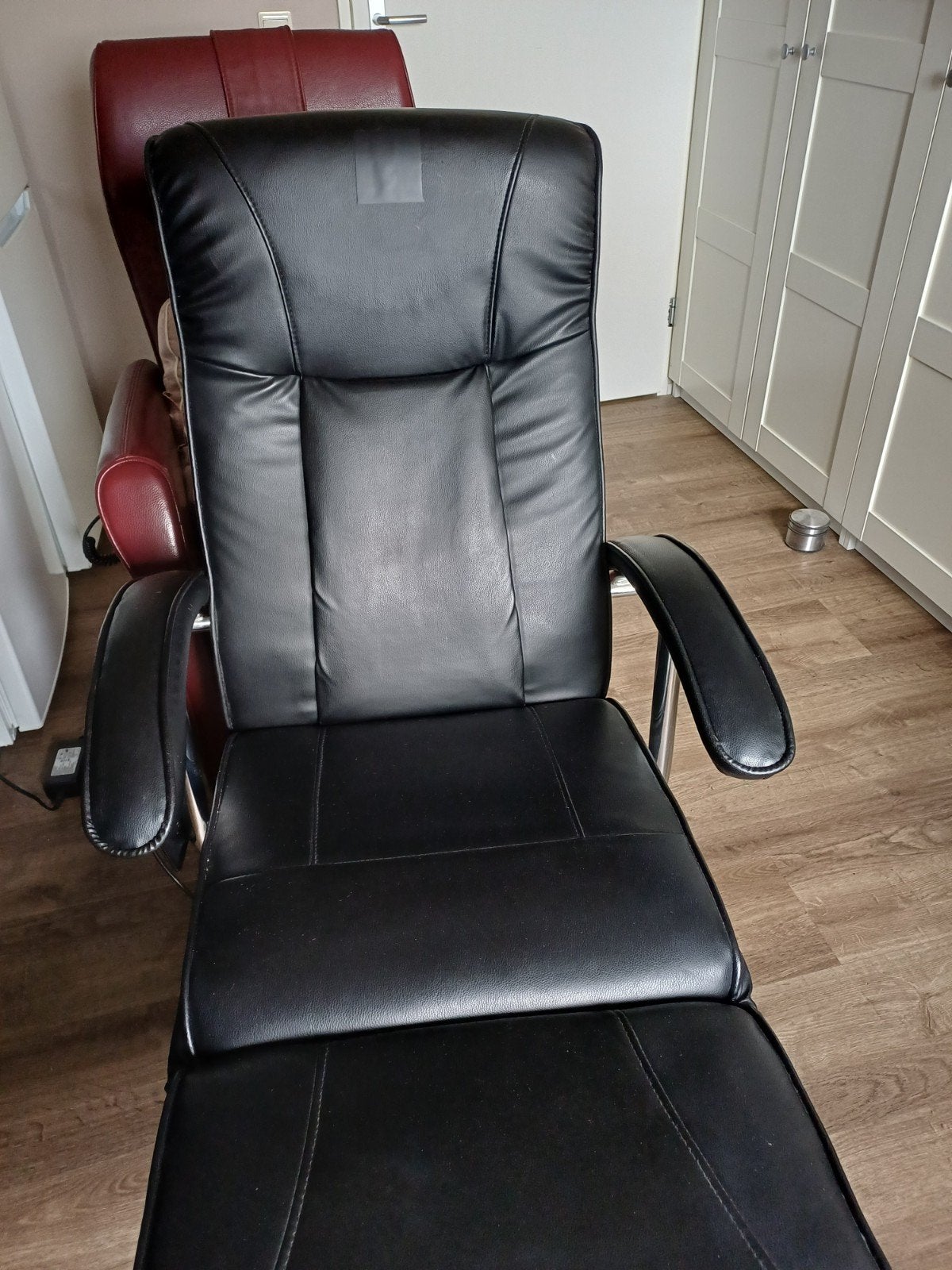 Relaxstoel met verwarming en massagefuncties, Ophalen, Kunststof, Gebruikt, Zwart