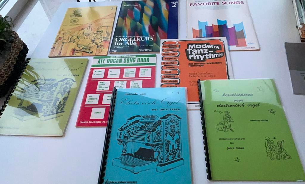 8 orgelboeken begin en moeilijker+ kerst, Muziek en Instrumenten, Ophalen of Verzenden, Zo goed als nieuw, Les of Cursus