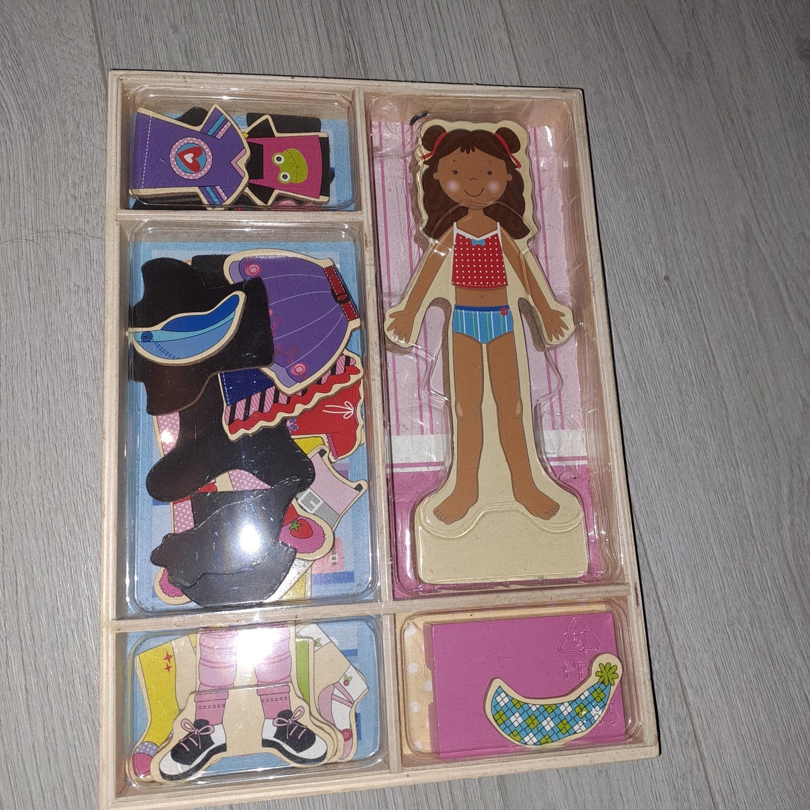 Magneet Puzzel Aankleedpop met Verschillende Outfits, Ophalen, Gebruikt, Knutselen