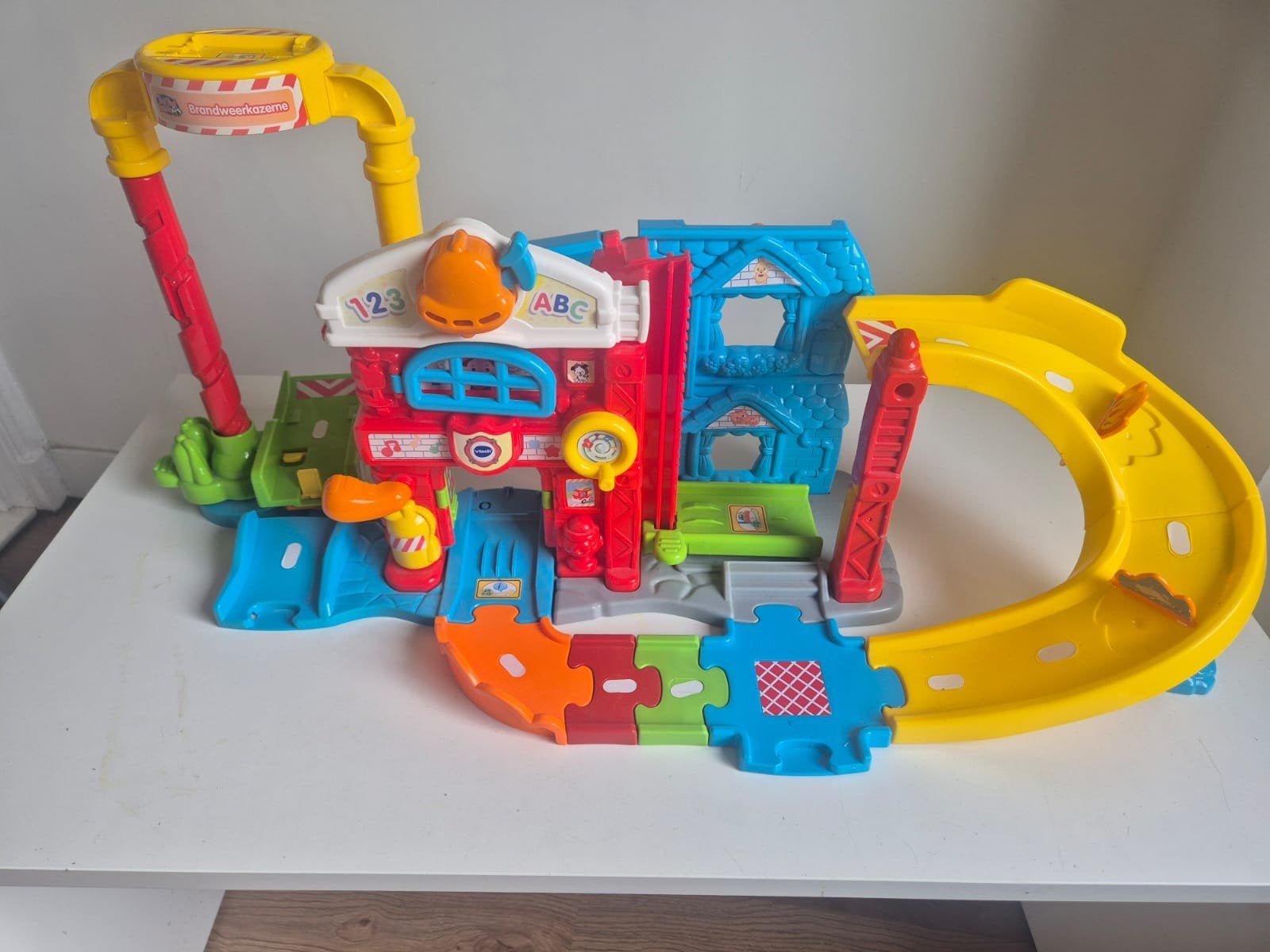 VTech Toet Toet Brandweerkazerne met Ambulance, Ophalen, Gebruikt, 6 maanden tot 2 jaar