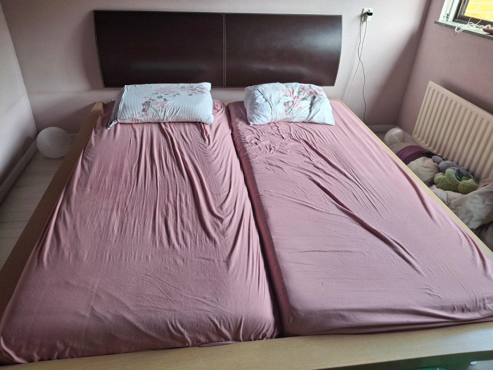 Bed/ledikantNachtkastje met twee lades, Huis en Inrichting, Ophalen, Gebruikt, 210 cm, Tweepersoons