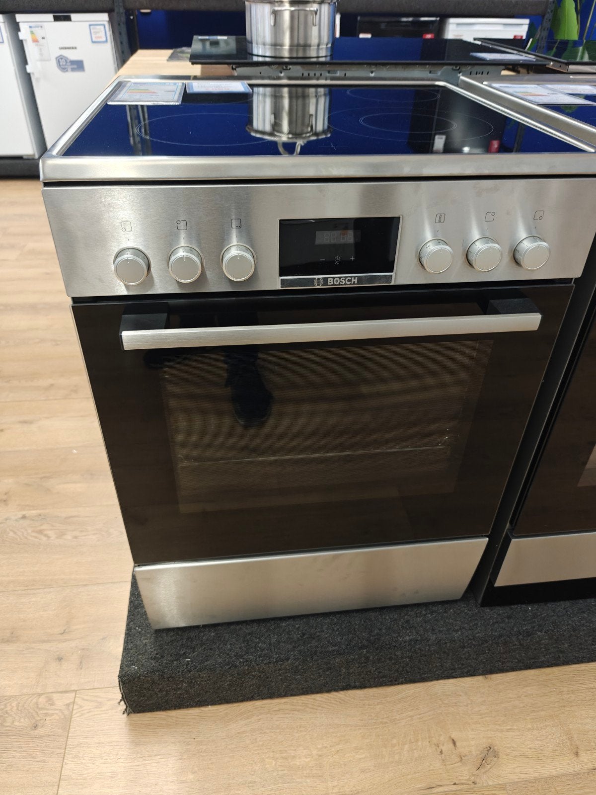 Bosch vrijstaande fornuis, Witgoed en Apparatuur, Ophalen, Hete lucht, 60 cm of meer, Nieuw