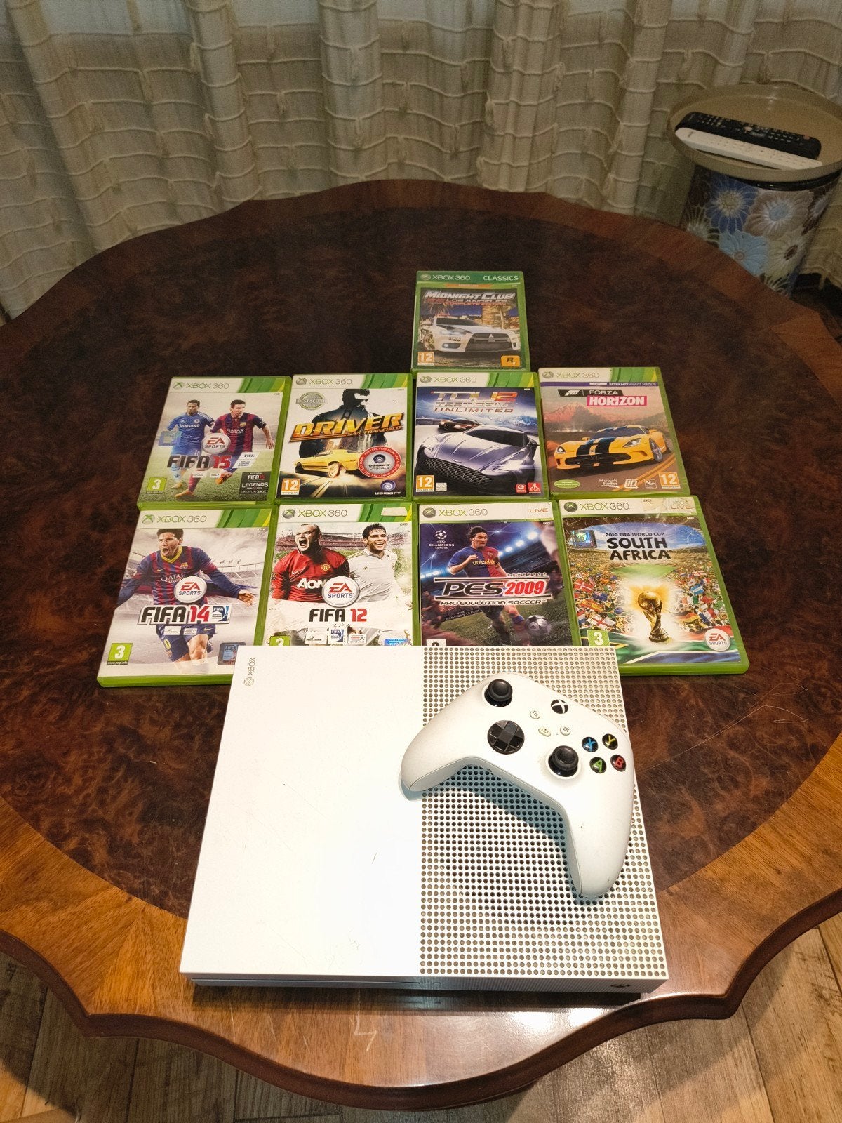 Xbox One S met controller en 9 Xbox 360 games, Ophalen, Gebruikt, 2 spelers, Gekoppelde computers