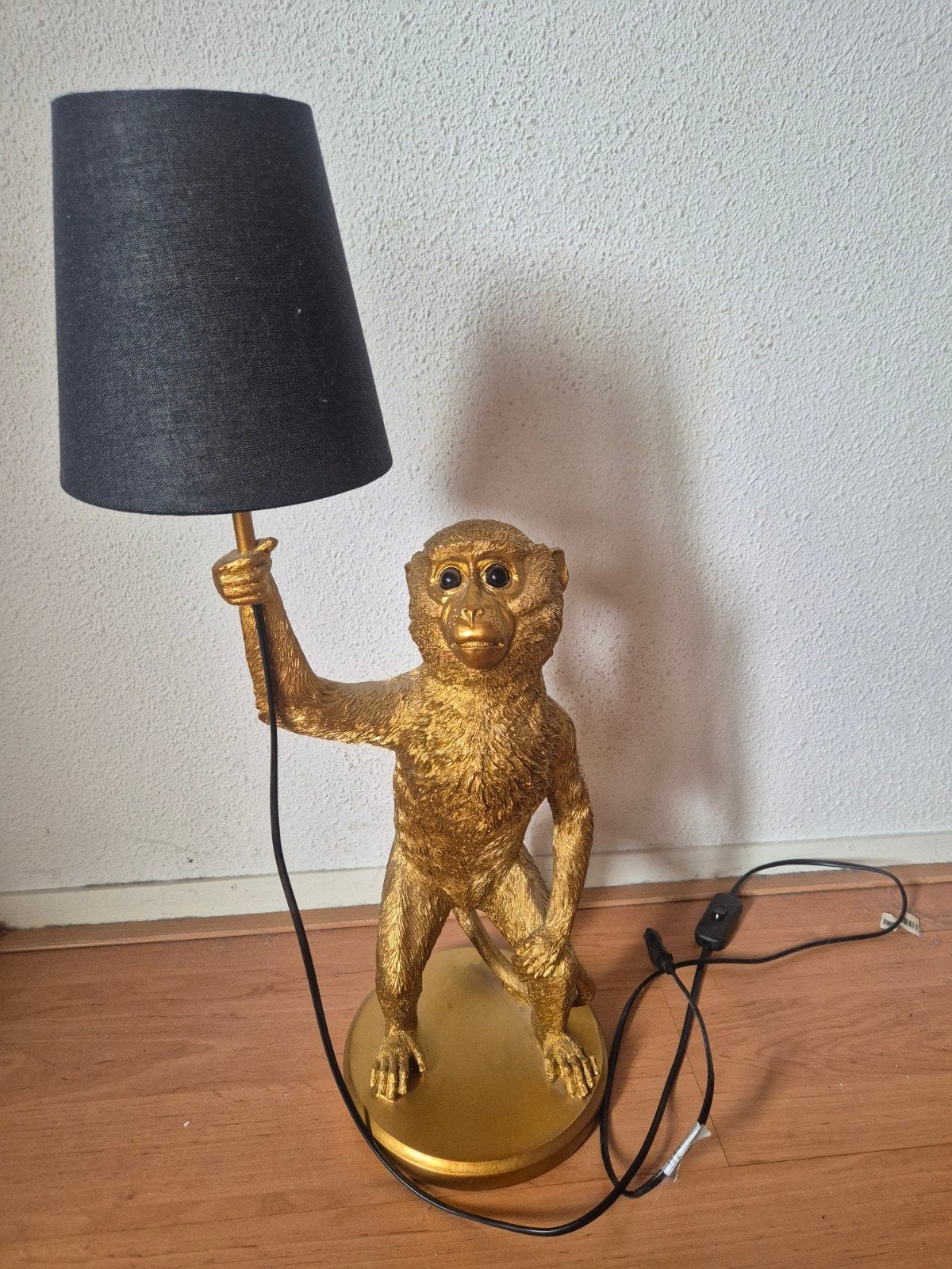 Gouden Aap Lamp met Zwarte Kap - Budget Home Store, Ophalen of Verzenden, Zo goed als nieuw