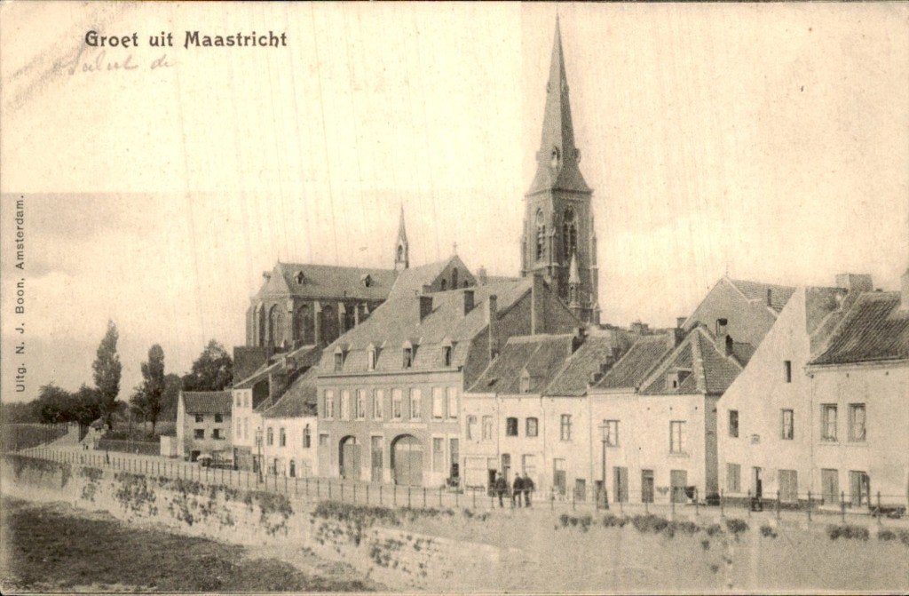 Maastricht - Kerk - Huizen langs kade, Ophalen of Verzenden, Voor 1920, Gelopen, Limburg