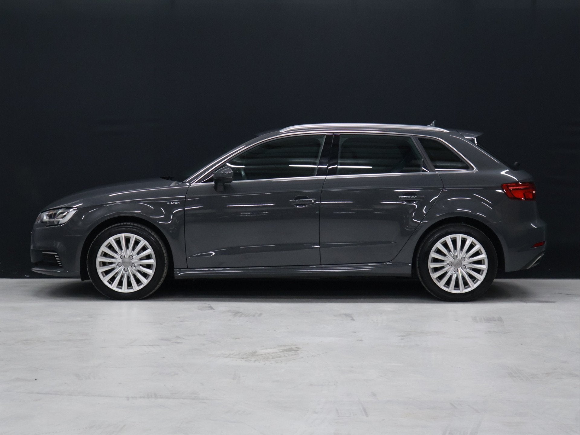 Audi A3 Sportback 1.4 e-tron Sport Pro Line plus [STOELVERWA, 8 kWh, Gebruikt, 4 cilinders, Leder en Stof