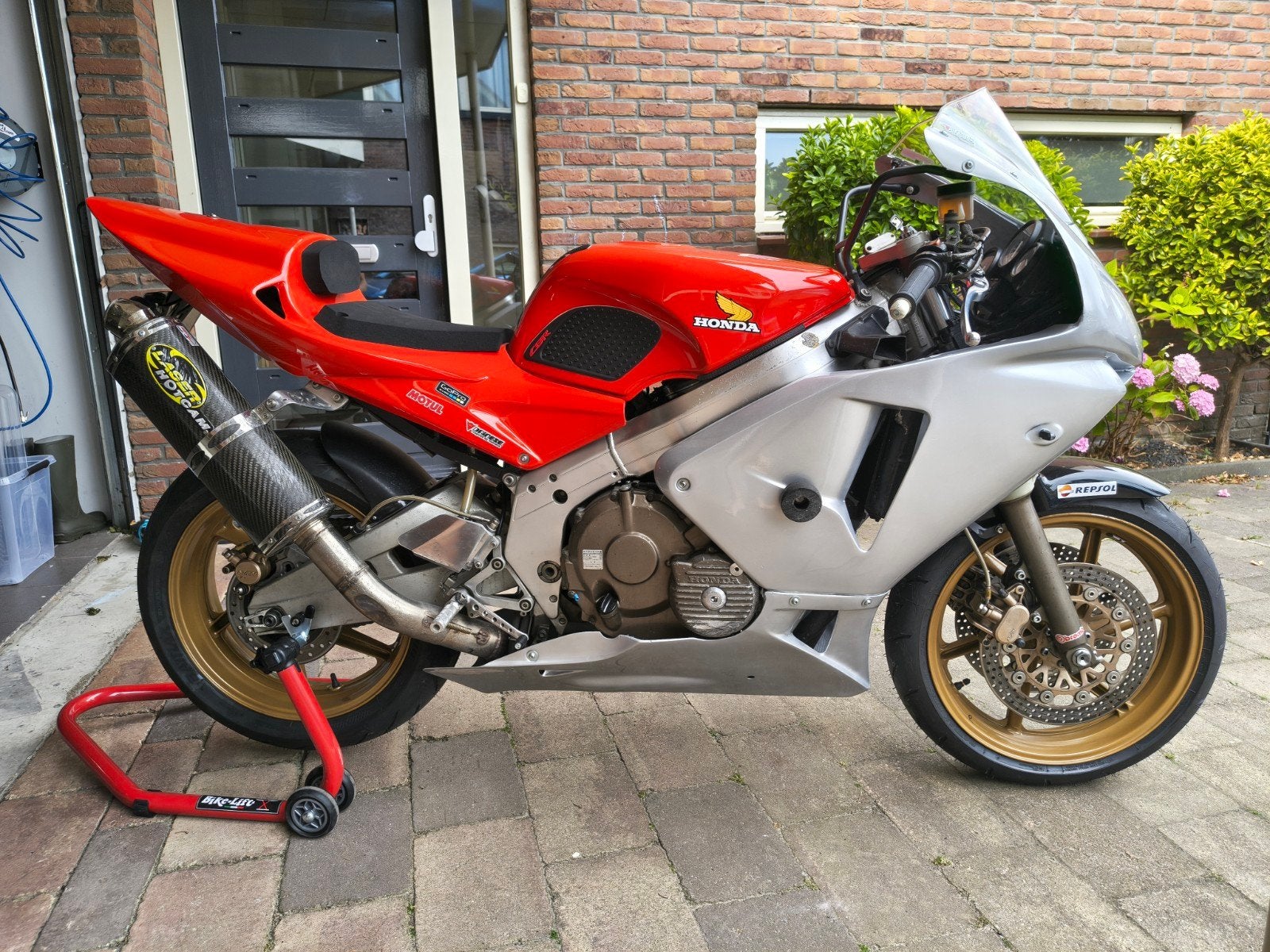 Honda CBR400RR NC23 uit 1988 - Circuit & Straatklaar, Motoren, Motoren | Honda, 4 cilinders, Gebruikt, Particulier, Handgeschakeld