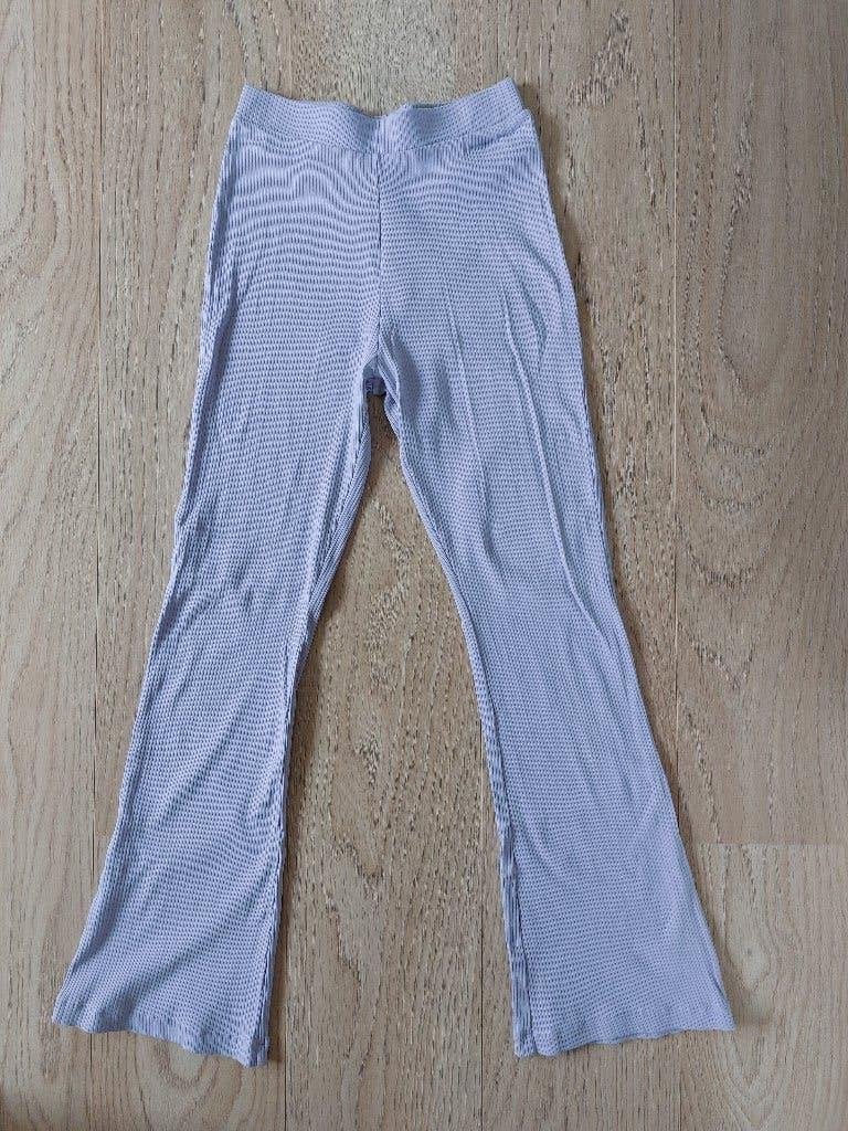Lila flared legging maat 146/152 Hema, Kinderen en Baby's, Broek, Meisje, Ophalen of Verzenden, Zo goed als nieuw