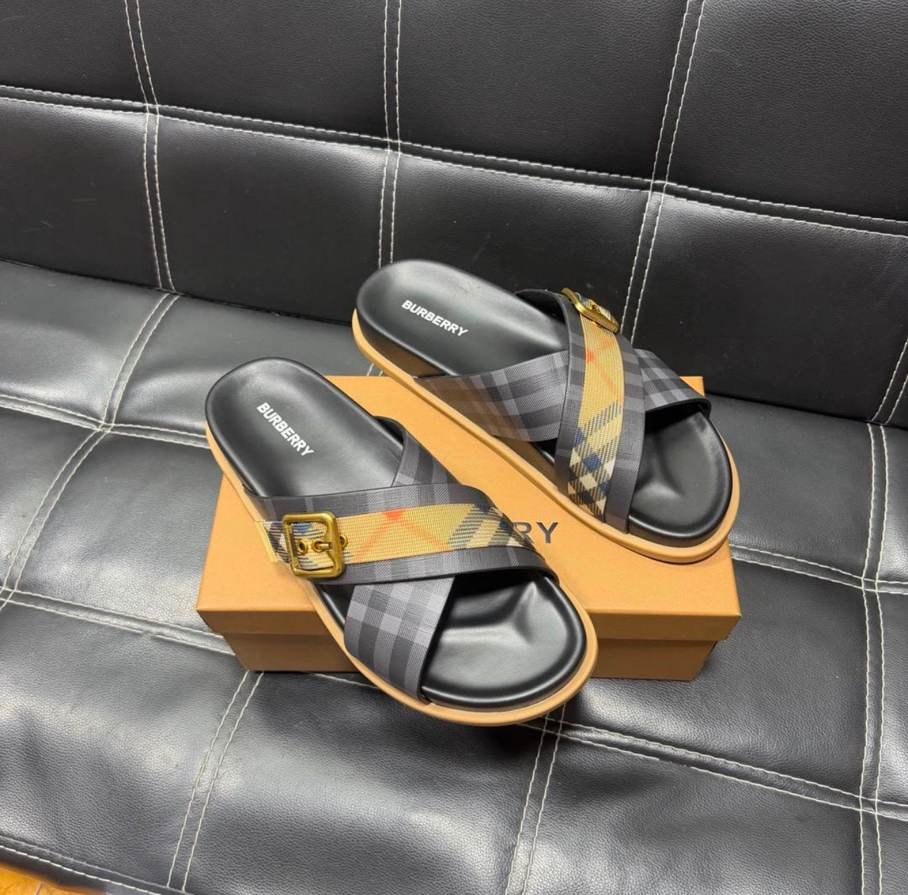 Burberry Heren Slippers - Maat 44, Kleding | Heren, Schoenen, Slippers, Zwart, Nieuw, Ophalen of Verzenden