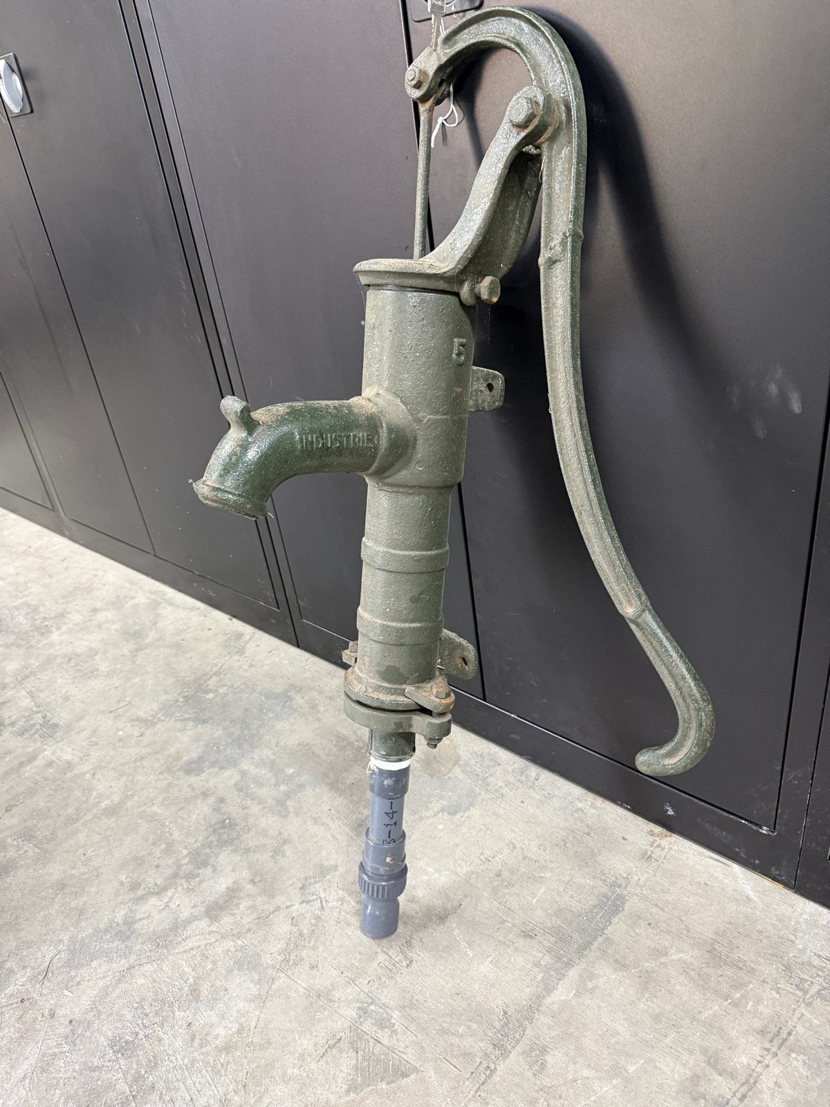 Oude handwaterpomp - Decoratief of functioneel, Tuin en Terras, Waterpompen, Ophalen of Verzenden, Gebruikt, Handmatig, Overige typen