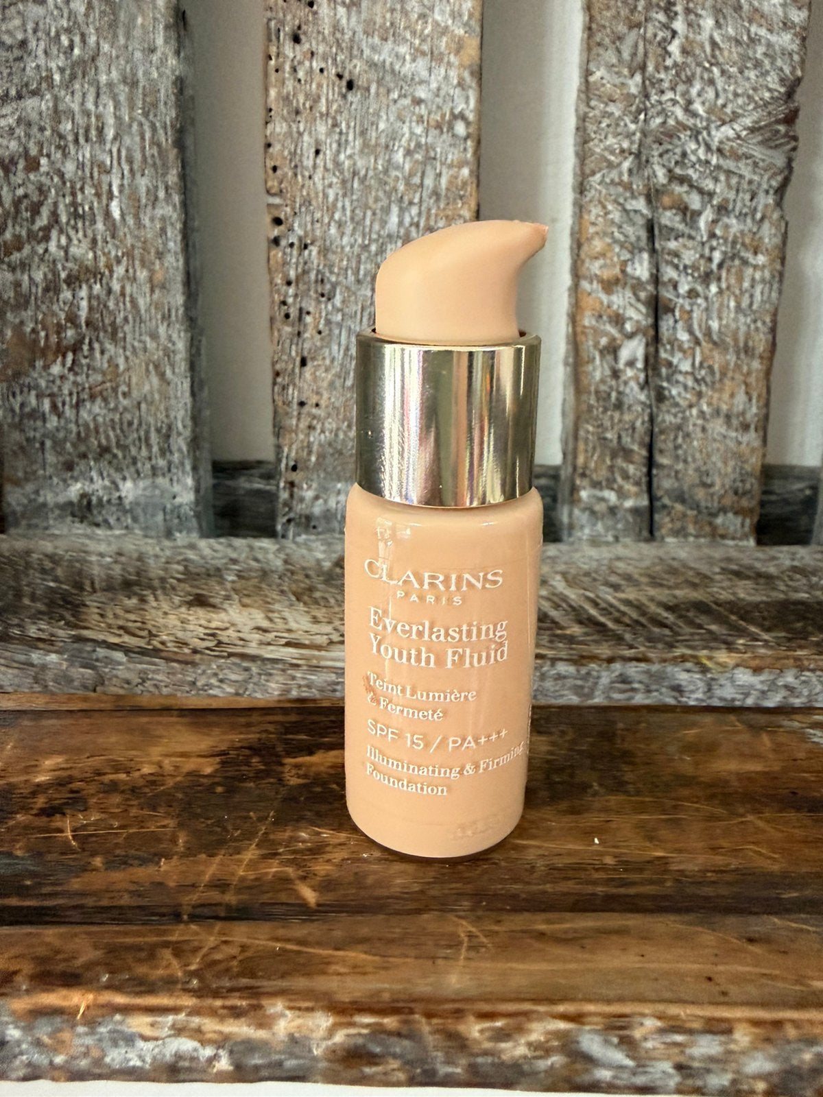 Clarins Everlasting Youth Fluid Foundation 107C, Ophalen of Verzenden, Zo goed als nieuw, Beige, Gehele gezicht