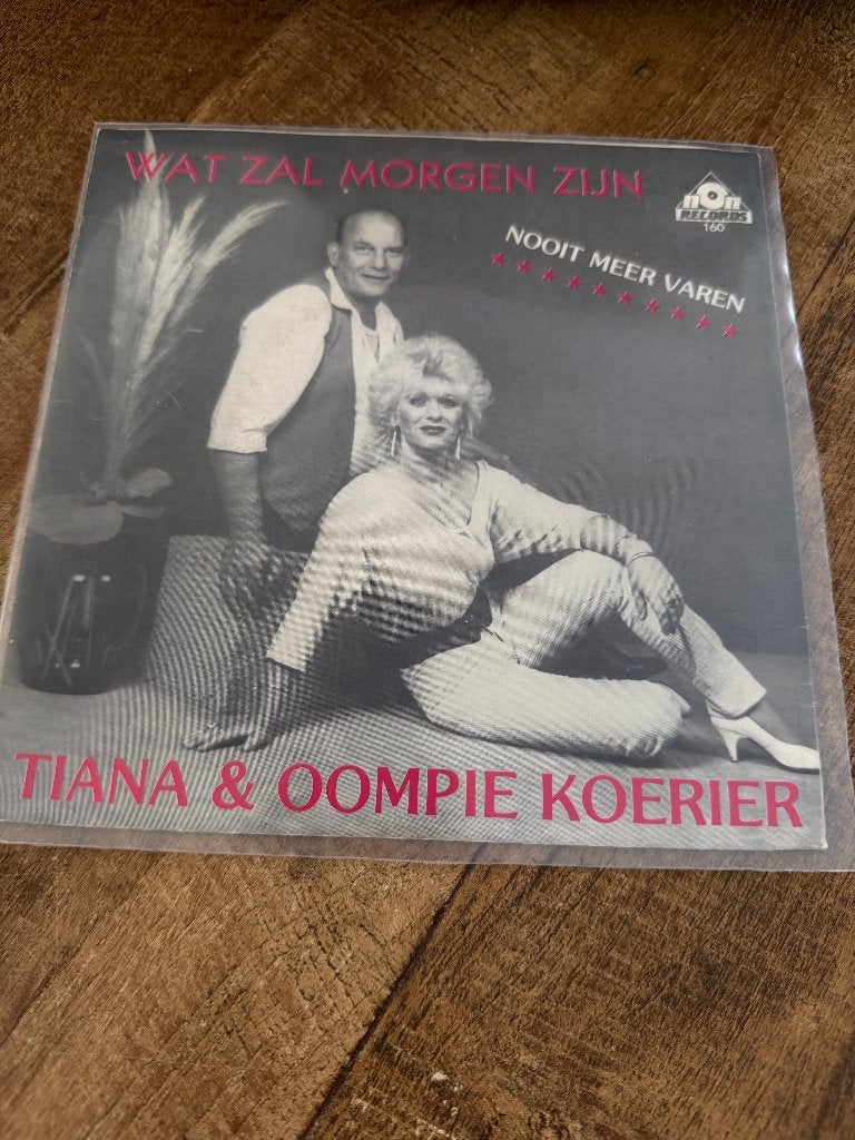 Oompie Koerier en Tiana-Wat zal morgen zijn., Ophalen of Verzenden, Zo goed als nieuw, Nederlandstalig