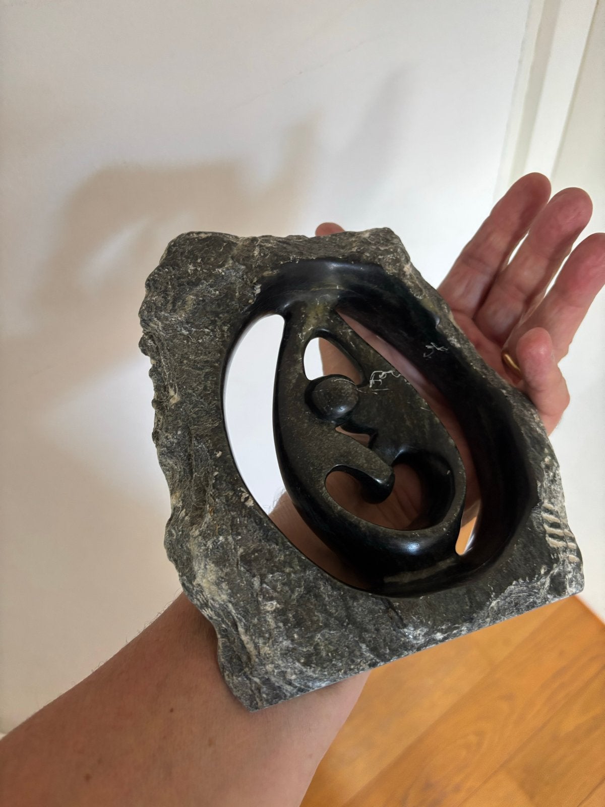Handgemaakt Shona 'Lovers Ring' Beeld uit Zimbabwe, Antiek en Kunst, Groep mensen, Minder dan 20 cm, Ophalen of Verzenden, Handgemaakt