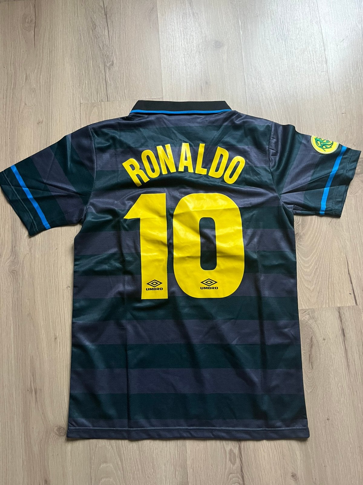 Ronaldo Inter Milan retro shirt maat s, Ophalen of Verzenden, Zo goed als nieuw, Shirt