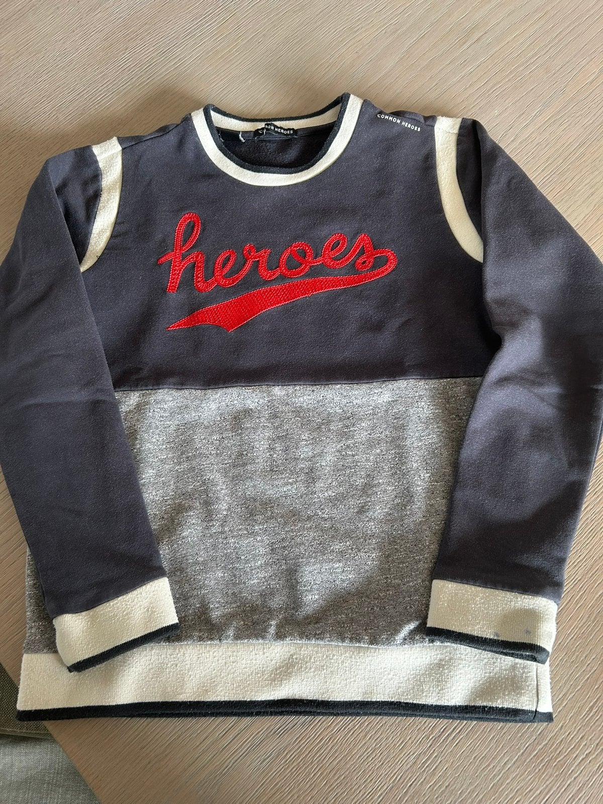 Trui maat 134 common Heroes, Kinderen en Baby's, Kinderkleding | Maat 134, Ophalen of Verzenden, Gebruikt, Jongen, Trui of Vest