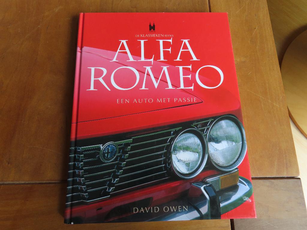 Boek Alfa Romeo, een auto met passie, David Owen 1999, Alfa Romeo, Ophalen of Verzenden, Zo goed als nieuw, David Owen
