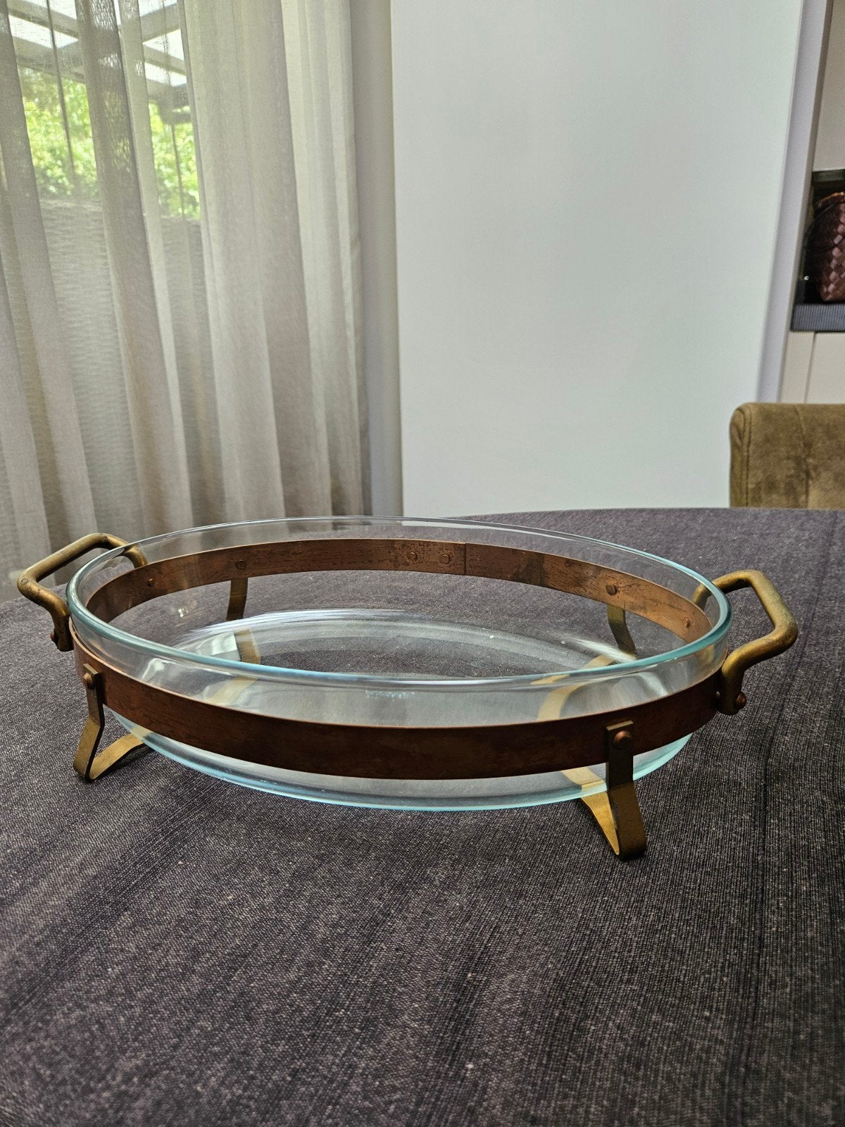 Vintage Pyrex Ovenschaal met Koperen Houder, Ophalen of Verzenden, Meerkleurig, Overige merken, Glas