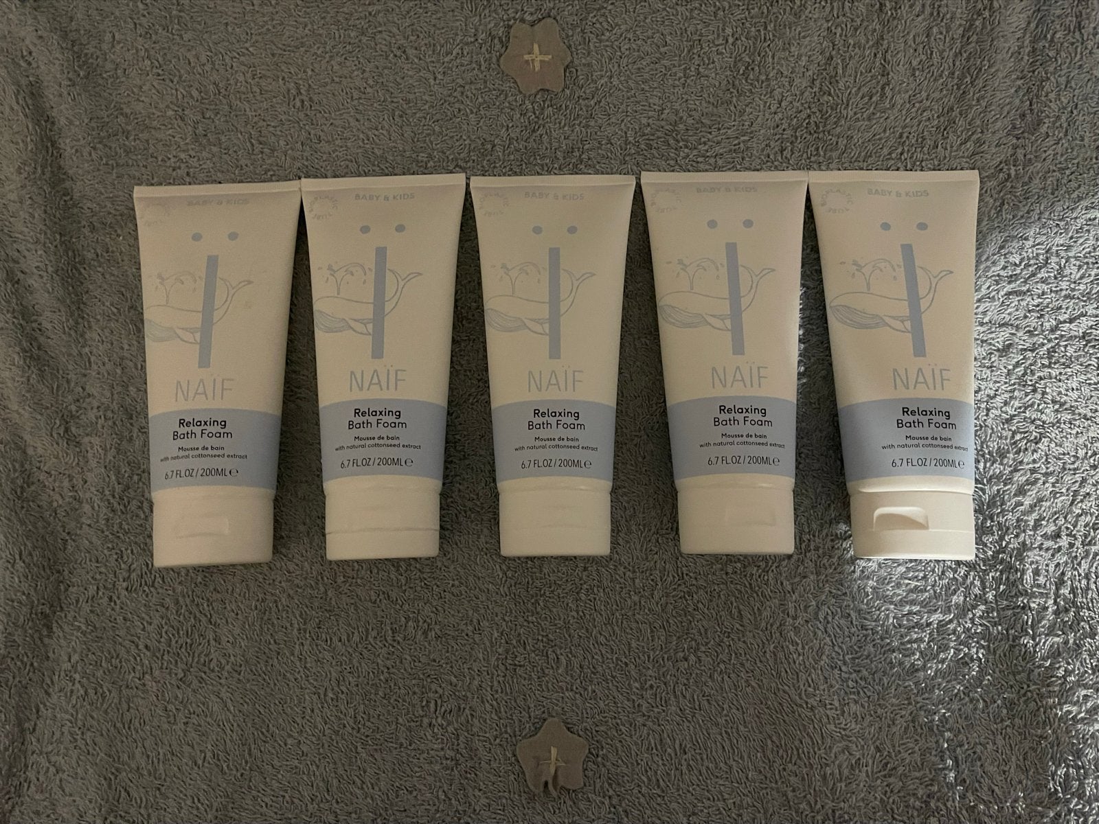 NAIF Relaxing Bath Foam (5 stuks), Ophalen of Verzenden, Nieuw, Bad & Douche