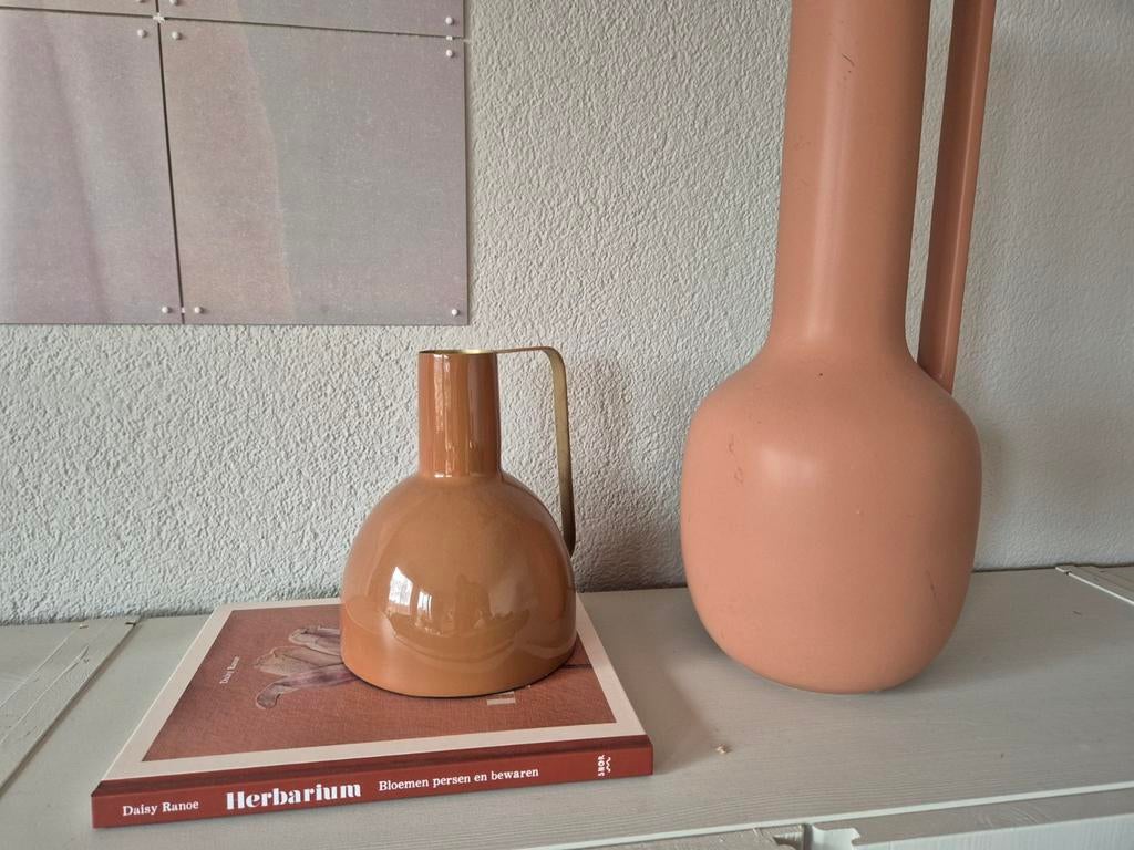 VT Wonen metalen vaas, goudkleurig greep, Ophalen of Verzenden, Overige kleuren, Overige materialen