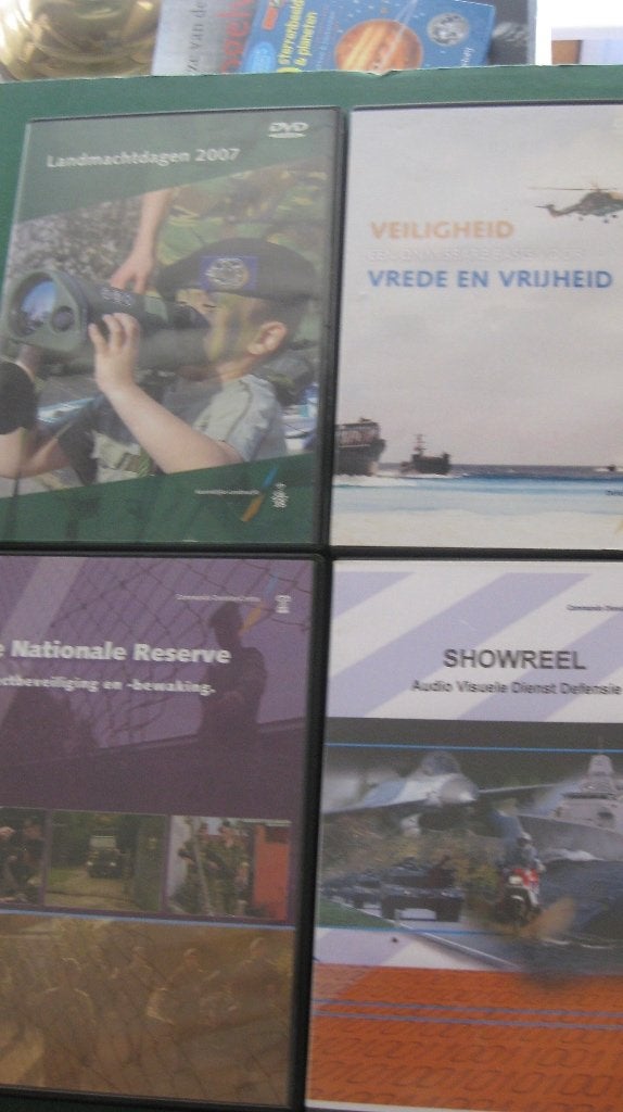 4 dvd’s - Audio Visuele Dienst Defensie, Niet van toepassing, Ophalen of Verzenden, Zo goed als nieuw, Landmacht