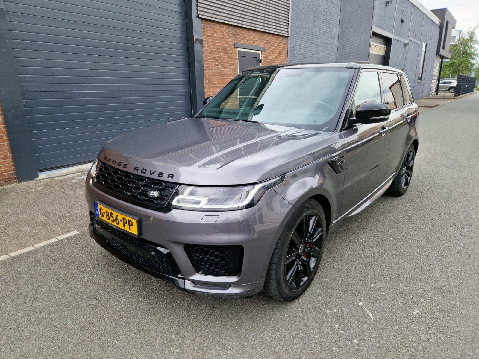 Land Rover Range Rover (sport) 2.0 P400e 404pk Commandshift, Automaat, 2500 kg, Plug-in hybride, Vierwielaandrijving