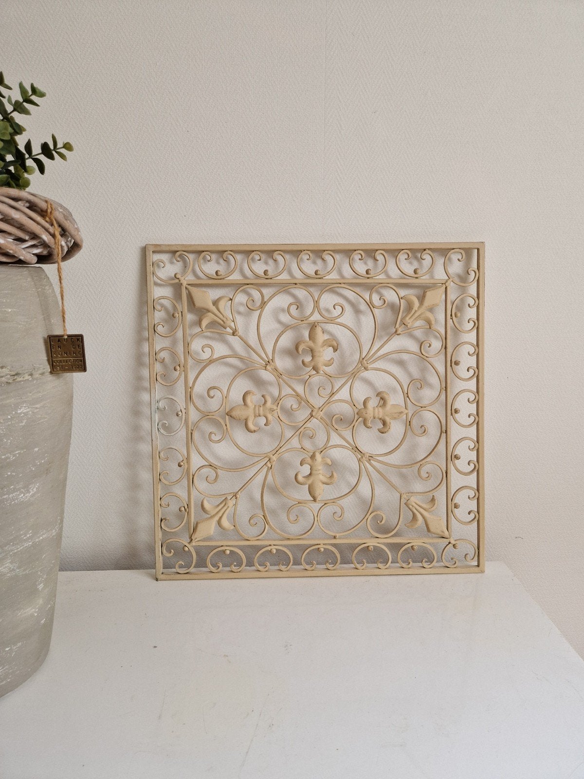 Ornament/ wandpaneel/ raamdecoratie, Ophalen