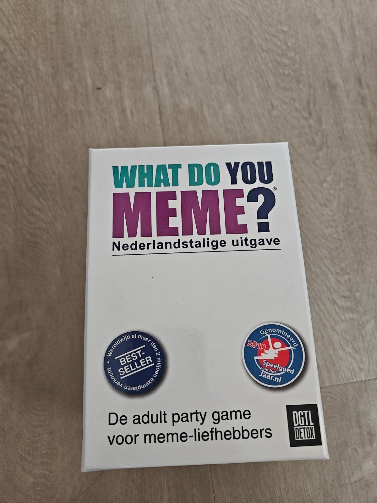 What Do You Meme? - Nederlandstalige Uitgave, Drie of vier spelers, Ophalen of Verzenden, Zo goed als nieuw, DGTL DETOX