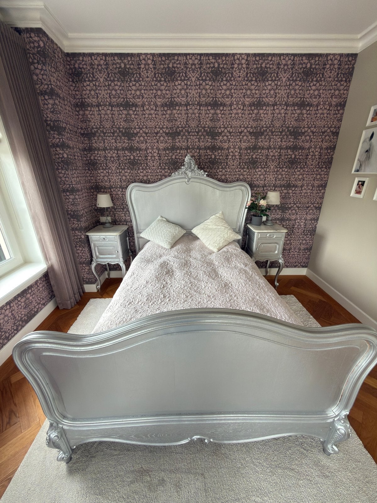 klassiek zilverkleurig bed met 2 nachtkastjes, Antiek en Kunst, Ophalen