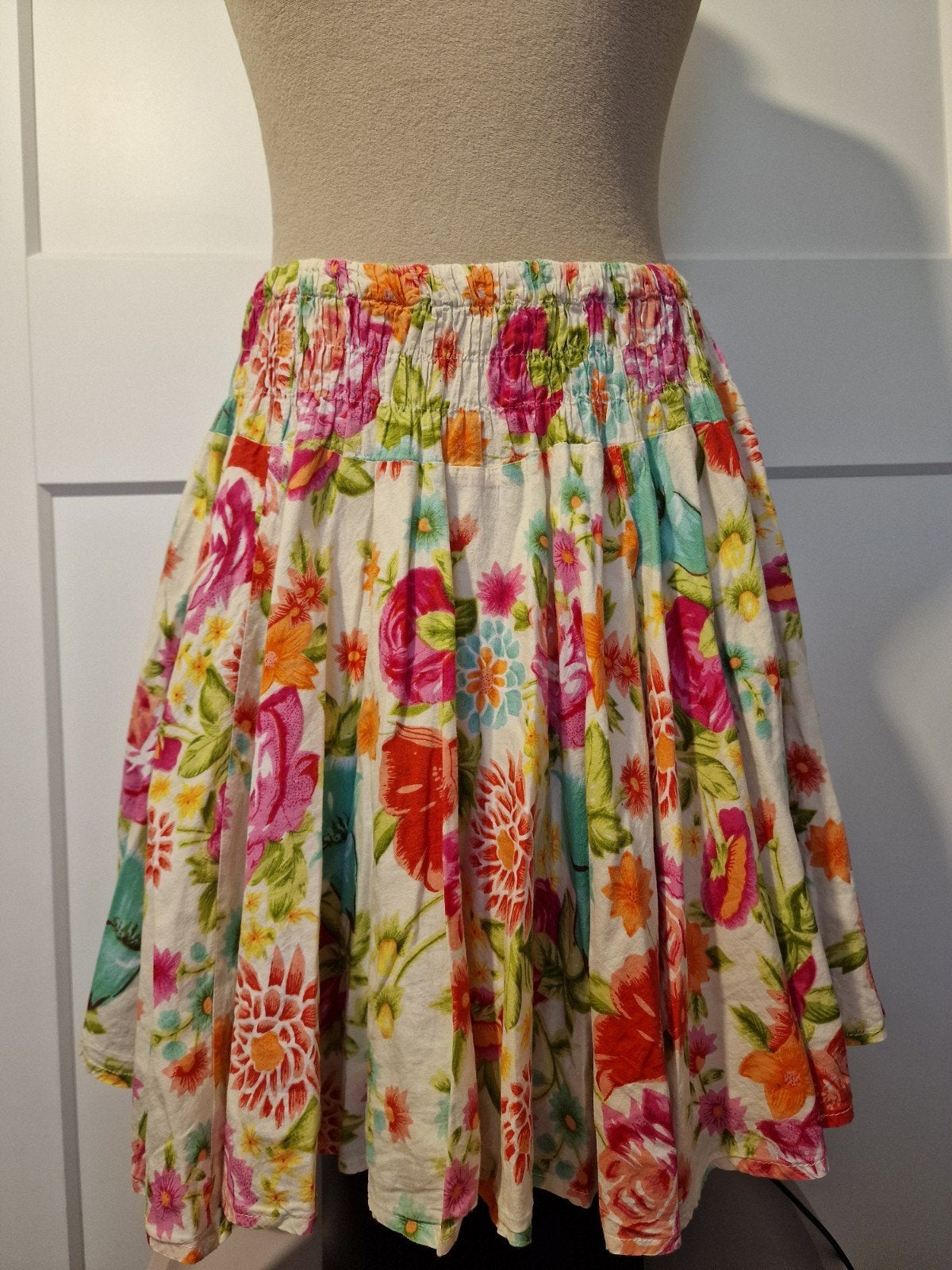 Zwierige katoenen klokrok - zomers en vrolijk, Kleding | Dames, Wit, Ophalen of Verzenden, Maat 34 (XS) of kleiner, Geen merk