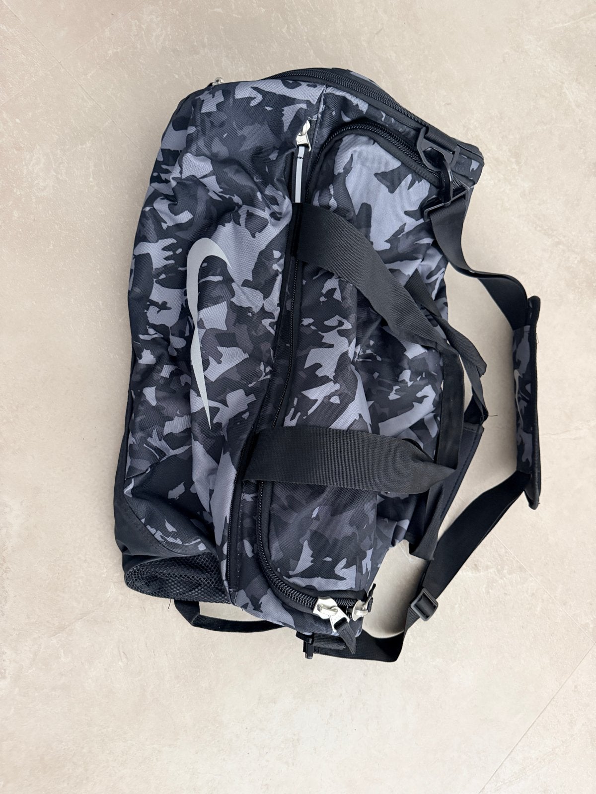 Nike sporttas 55x25x25cm met schoenenvak, Ophalen of Verzenden, Gebruikt, Unisex volwassen