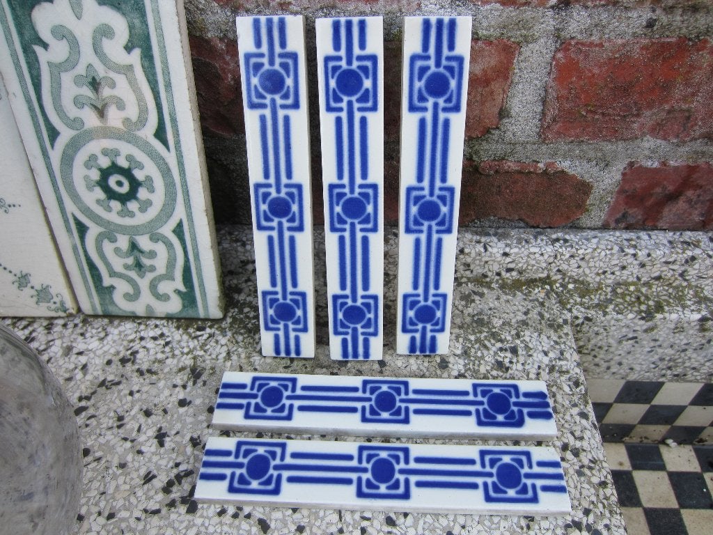 125 antieke tegelrandjes 15x2cm wit met blauw, new old stock, Ophalen of Verzenden, Nieuw, Steen/keramiek