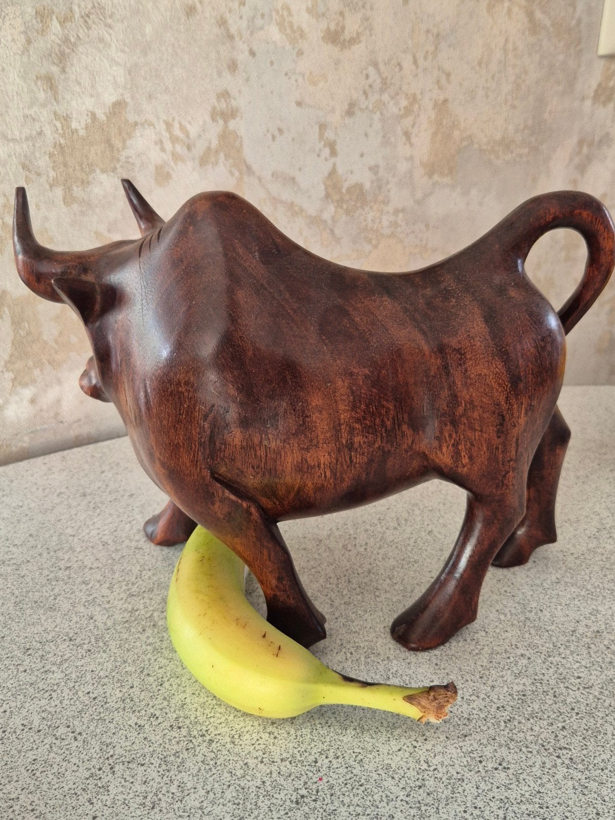 Houten Stier Beeld - Handgesneden Decoratie, Minder dan 20 cm, Ophalen of Verzenden, Beeld, Hout