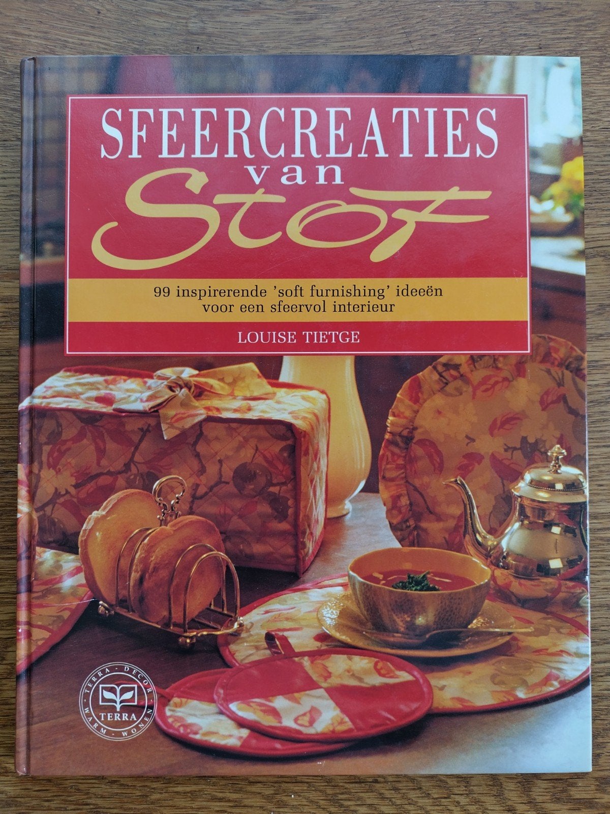 Sfeercreaties van Stof - 99 inspirerende ideeën, Ophalen of Verzenden, Zo goed als nieuw, Borduren en Naaien, Louise Tietge