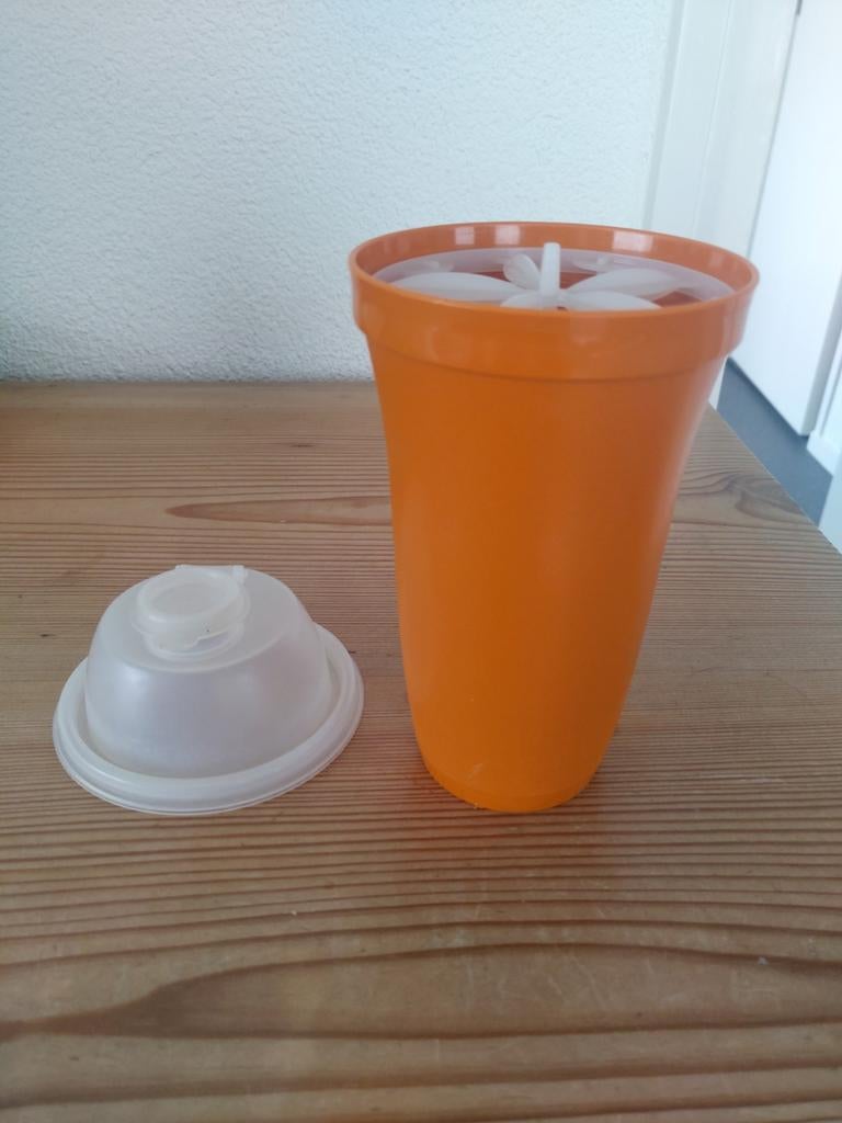 Tupperware, vintage/retro oranje quick shaker, Huis en Inrichting, Keuken | Tupperware, Ophalen of Verzenden, Oranje