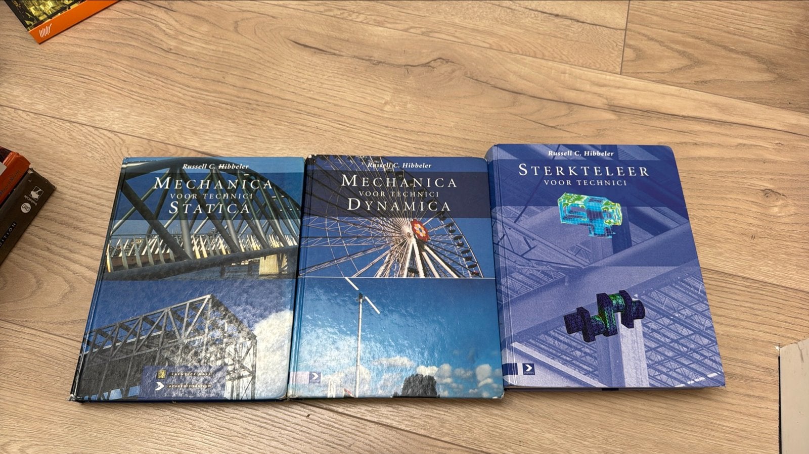Mechanica en Sterkteleer boeken (Hibbeler), Boeken, Ophalen, Gelezen, Werktuigbouwkunde