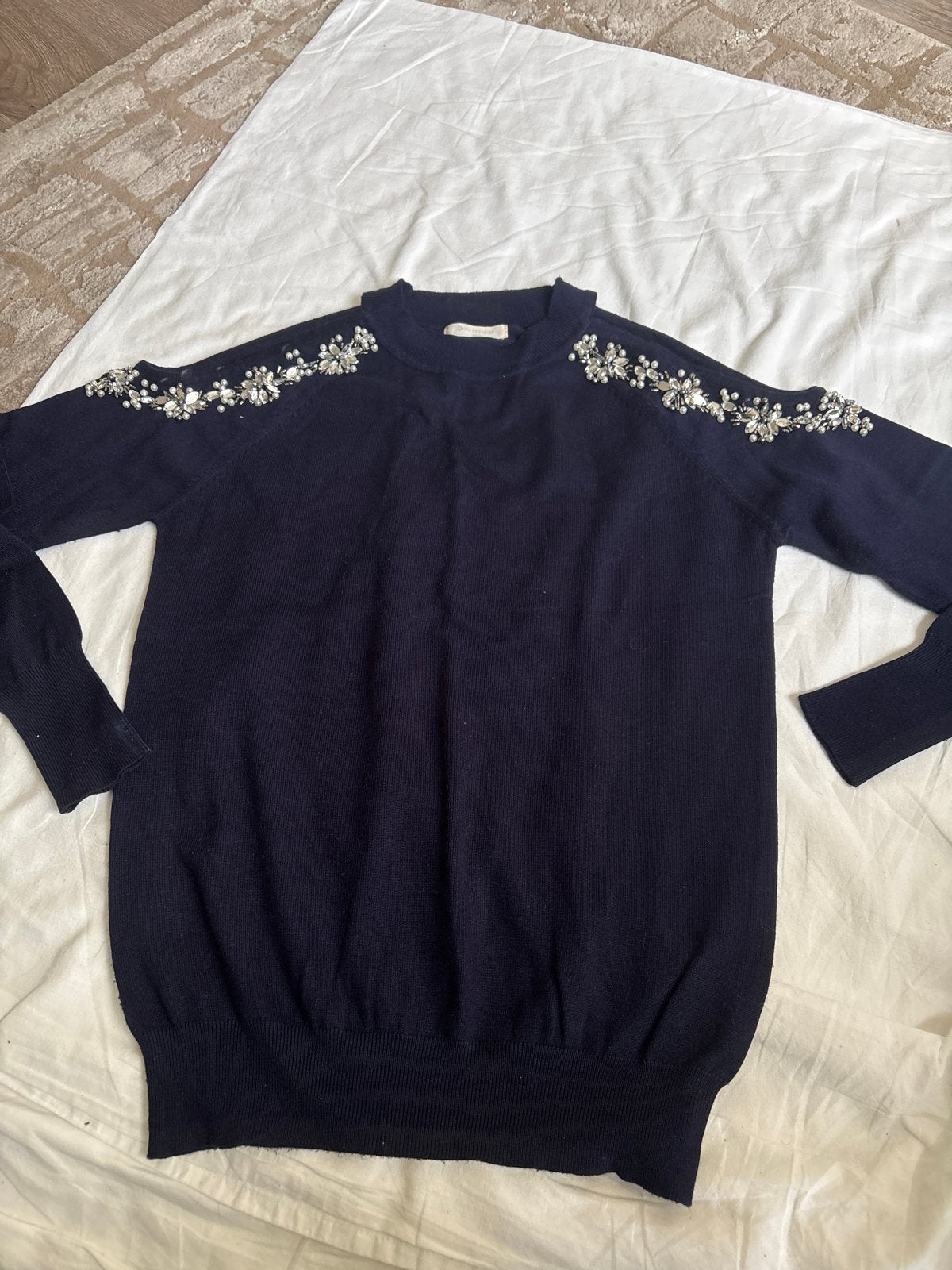 Donkerblauwe trui met schouderversiering - Drôle de copine, Ophalen of Verzenden, Nieuw, Maat 38/40 (M), Blauw