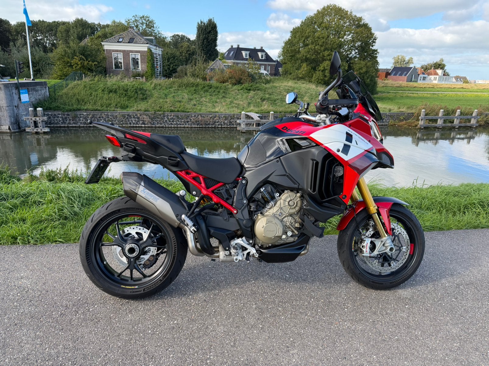 Nieuwstaat | Ducati Multistrada V4 | Pikes Peak | 2024 | NL!, Motoren, 4 cilinders, Motorrijbewijs A, Handvatverwarming, Gebruikt