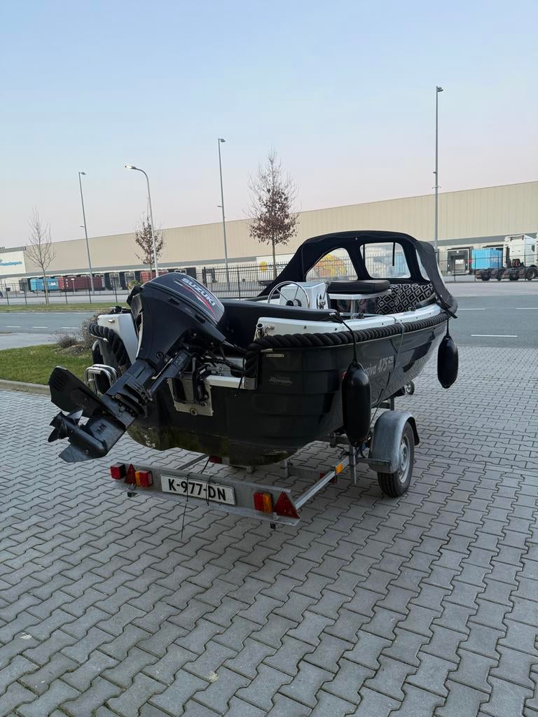 Corsiva 475 met 20pk Suzuki buitenboordmotor, Watersport en Boten, Sloepen, Ophalen, Corsiva, Biminitop, Zo goed als nieuw