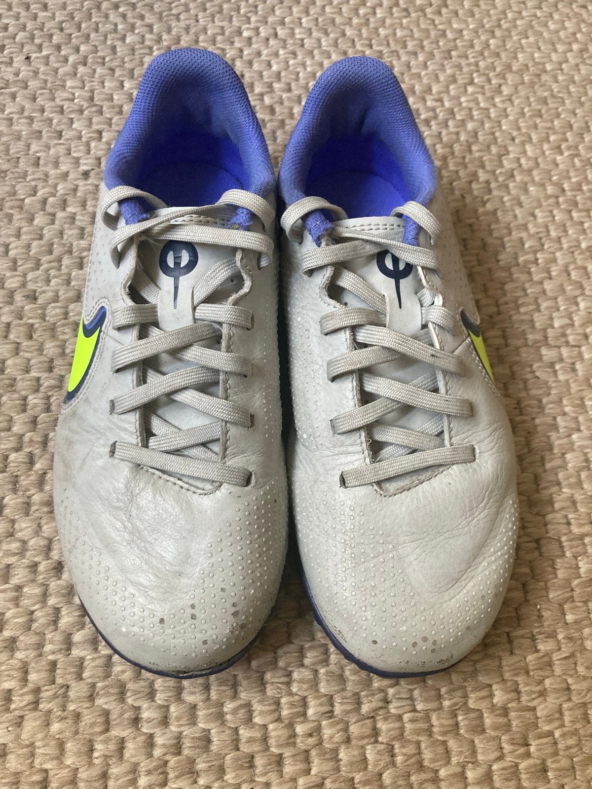 Voetbalschoenen maat 33,5 Nike Tiempo, Ophalen of Verzenden, Gebruikt, Schoenen