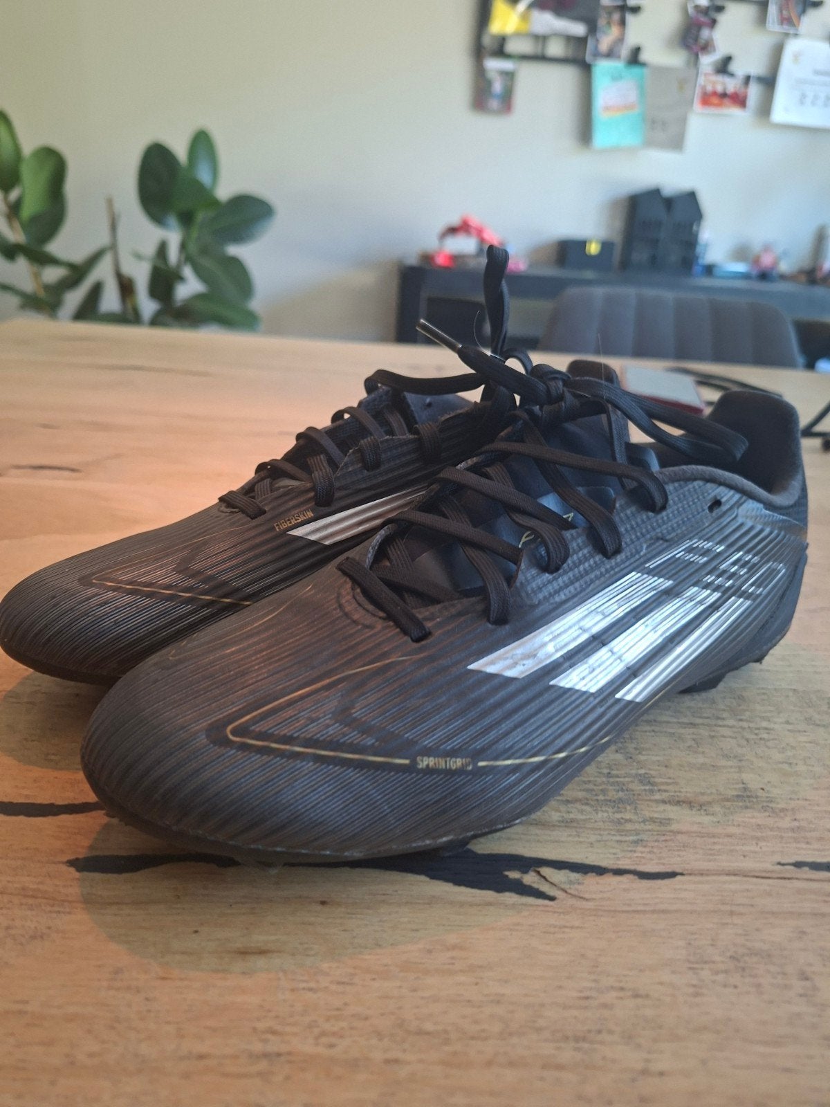 Zwarte Adidas F50's - Zo goed als nieuw - Maat 41 1/3, Ophalen of Verzenden, Zo goed als nieuw, Schoenen