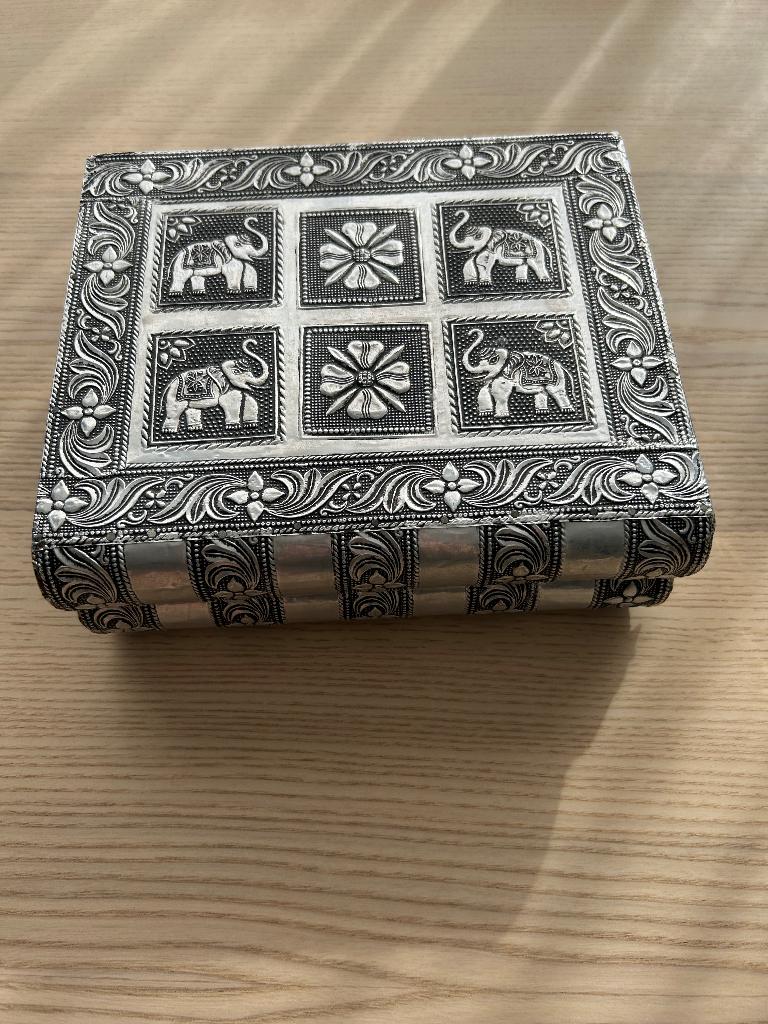 Sieradendoos - Prijs veerlaagd - van 5 naar 3!!, Gebruikt, Overige kleuren, Verzenden, Met spiegeltje(s)